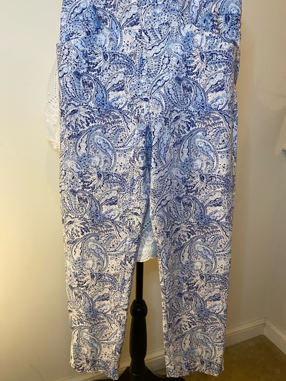 Chico’s Brigitte Blue Paisley Pull-On Stretch Ankle Pants size 1.5